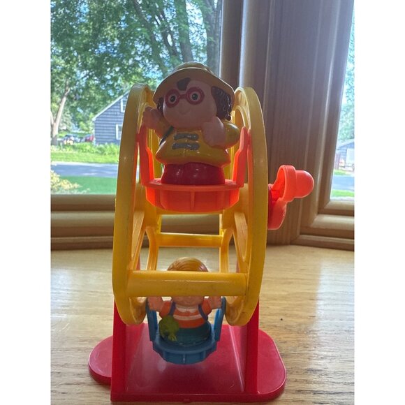 Fisher Price Little People Ferris Wheel Toy Set With 3 Figures - Picture 3 of 6